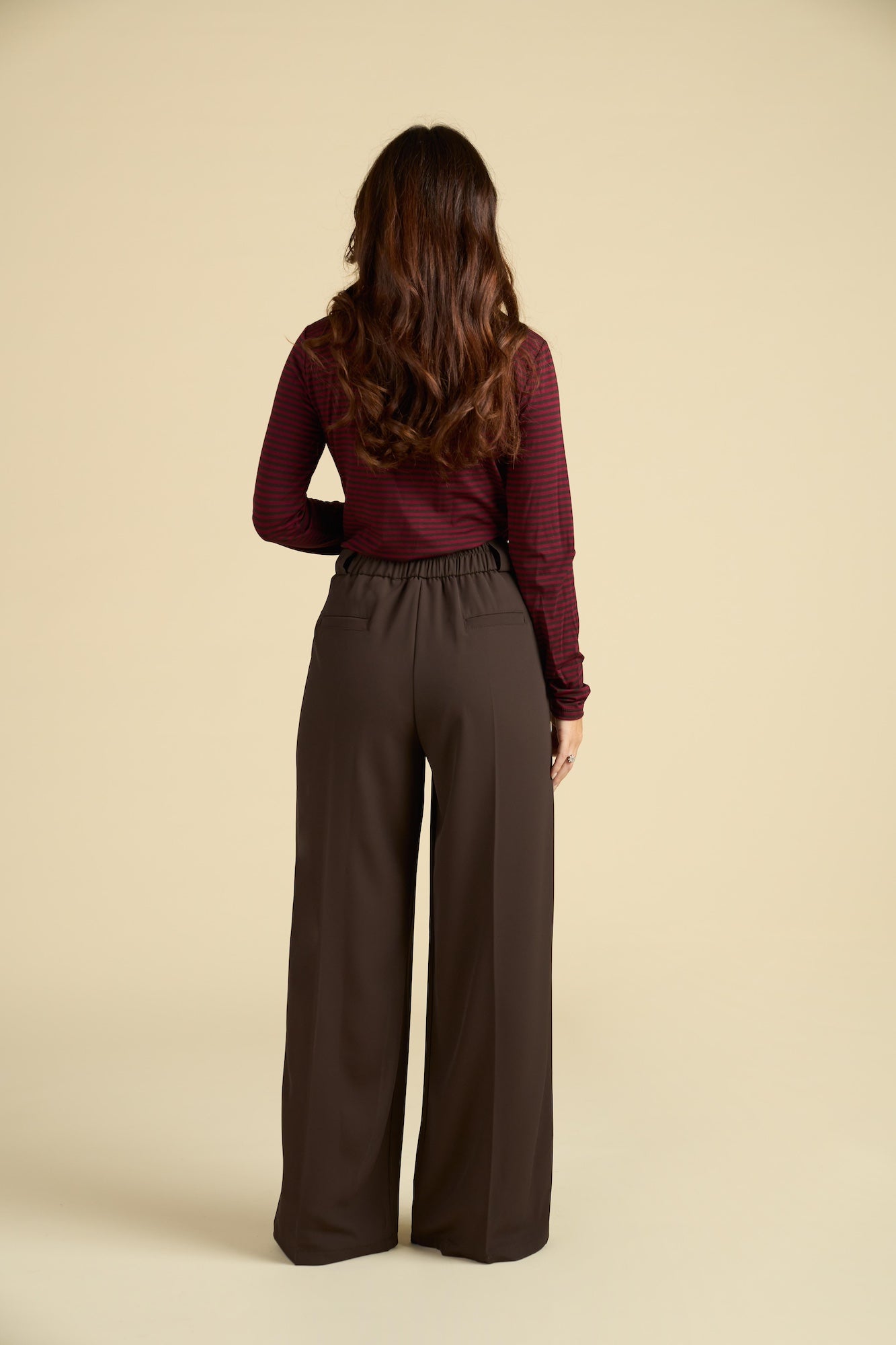 Pantalone a Palazzo in Tinta Unita - Modello Scultoreo