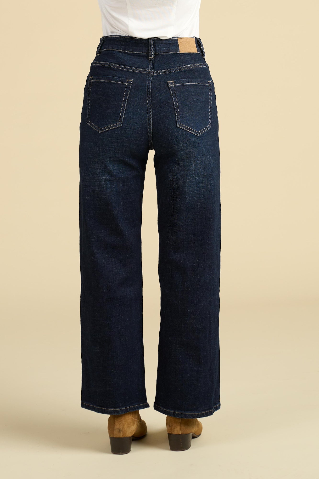 Jeans Wide Leg in Denim Scuro - Modello "Essential Comfort"