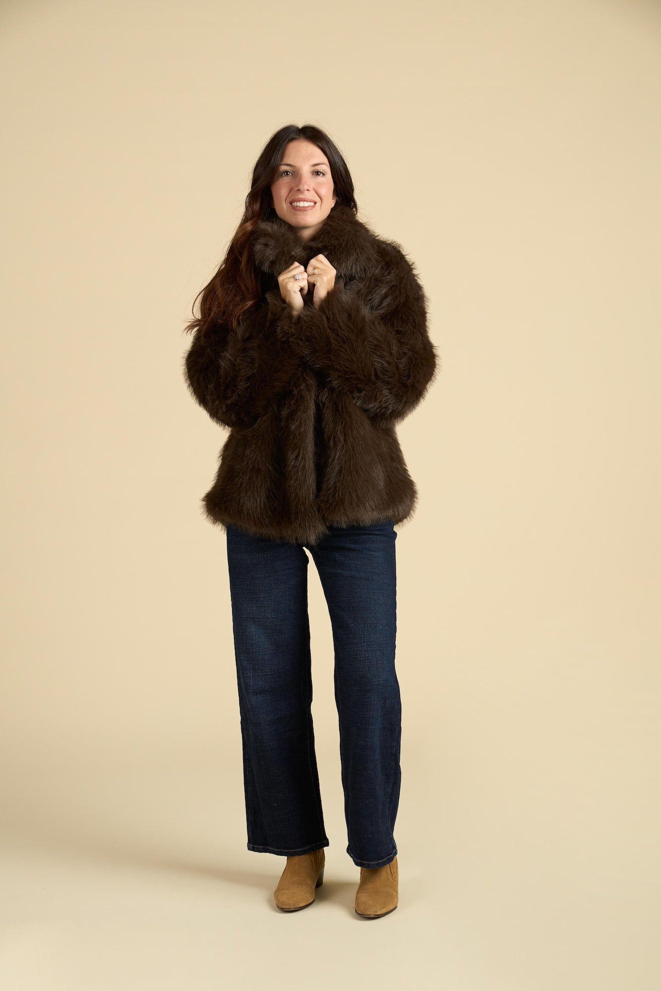 Giacca in Ecopelliccia Lussuosa Marrone Scuro - Calore e Stile Ecologico